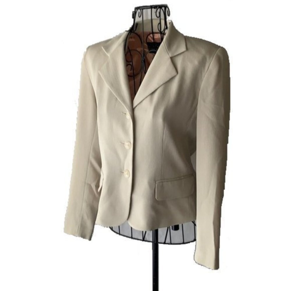 Garfield & Marks | Cream Blazer